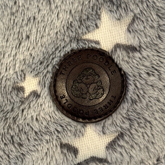 Three Poodle Luminous Grey Star Sherpa & Fleece Blanket Hoodie Size OS - Picture 10 of 14